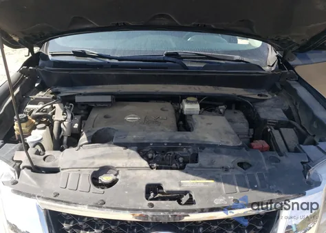 2015 Nissan Pathfinder S z USA, uszkodzony, nr VIN 5N1AR2MM8FC708437